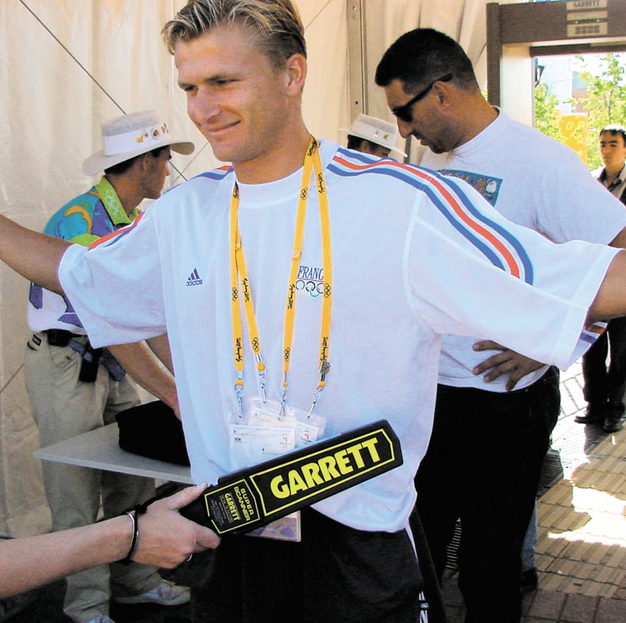 GARRETT Super Scanner V Security Hand-Held Metal Detector